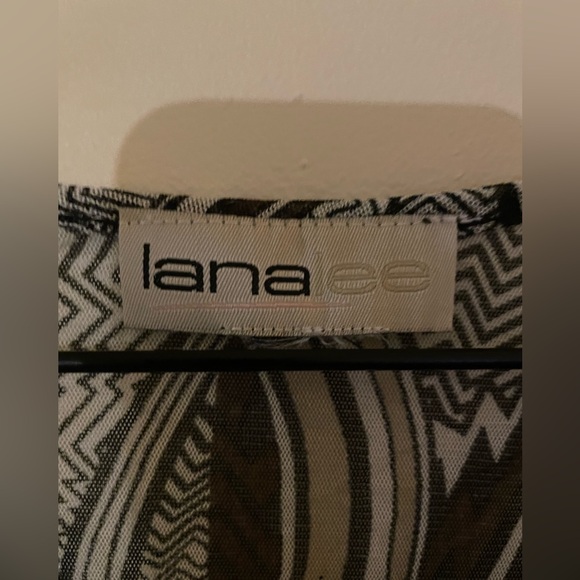 Lana Lee short sleeve tunic size medium - Picture 3 of 3